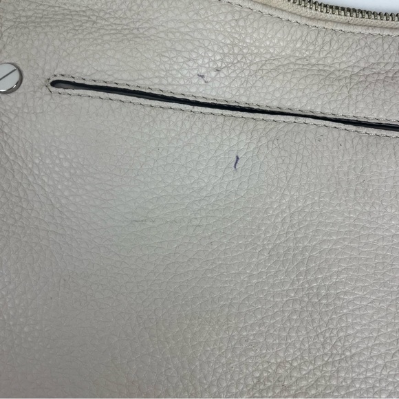 Micheal Kors cream leather shoulder bag w/crossbody strap - Picture 4 of 14